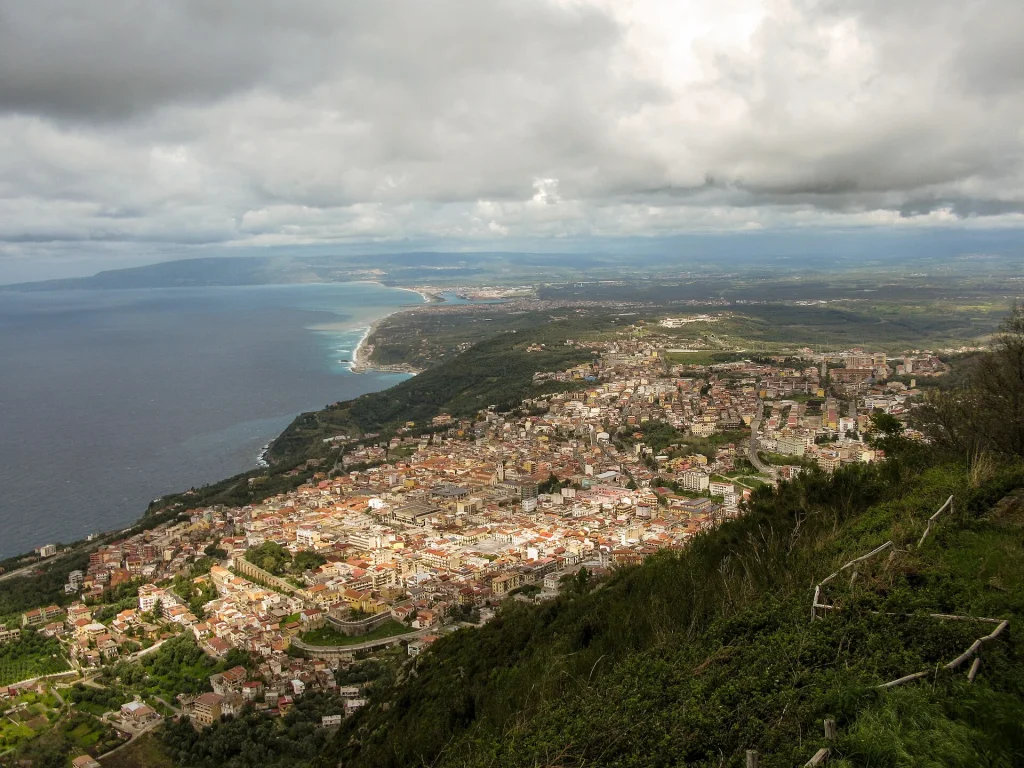 Palmi vista dal Monte Sant’Elia